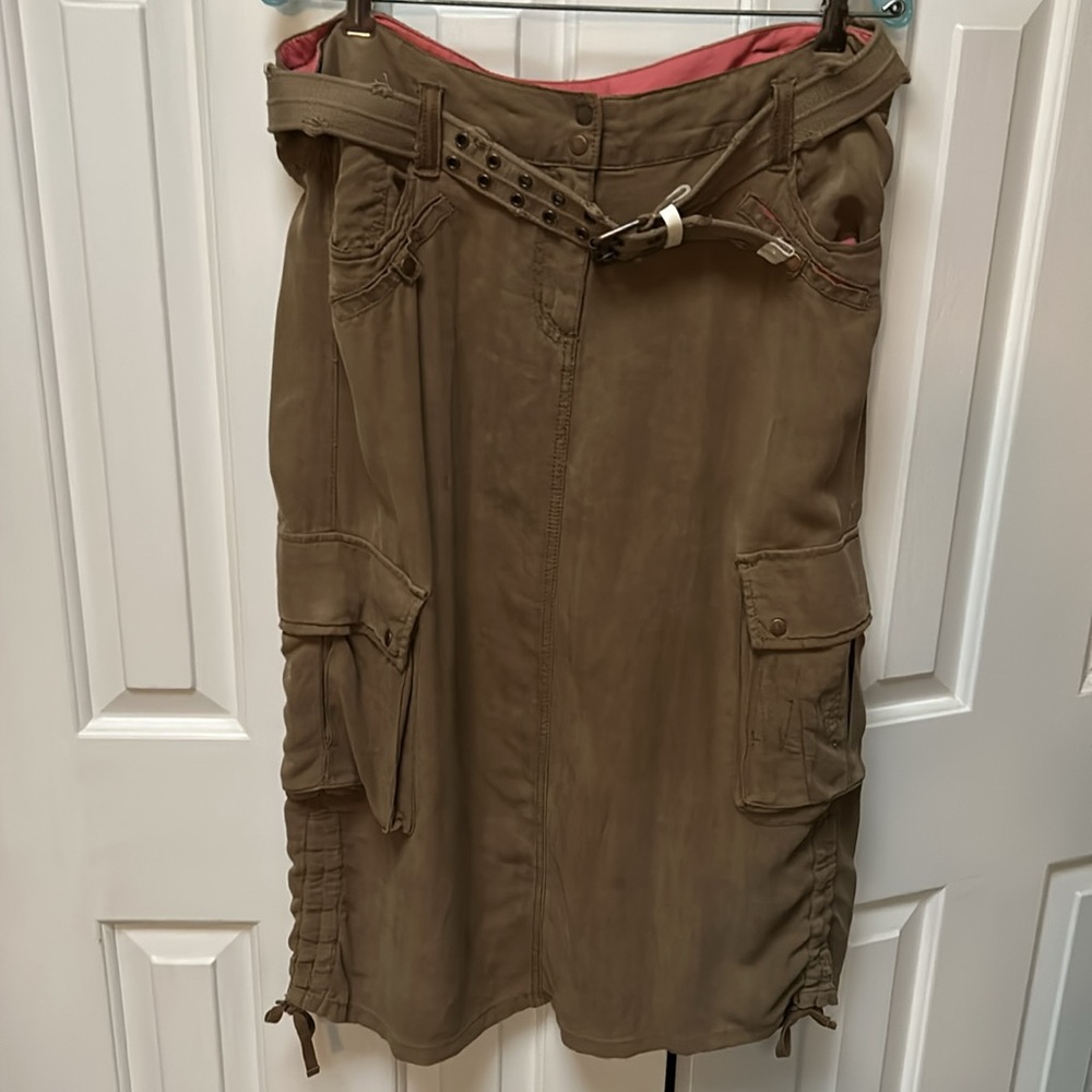 Da-Nang surplus Indo-chine Khaki Utility Midi Skirt, zipper Kickpleat back. SILK